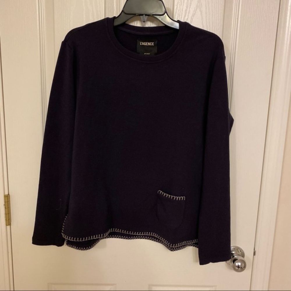 L'AGENCE Christy Contrast Stitch Top in Midnight Size M - Picture 3 of 9